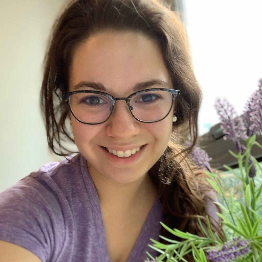 Meet your Posher, Alexia